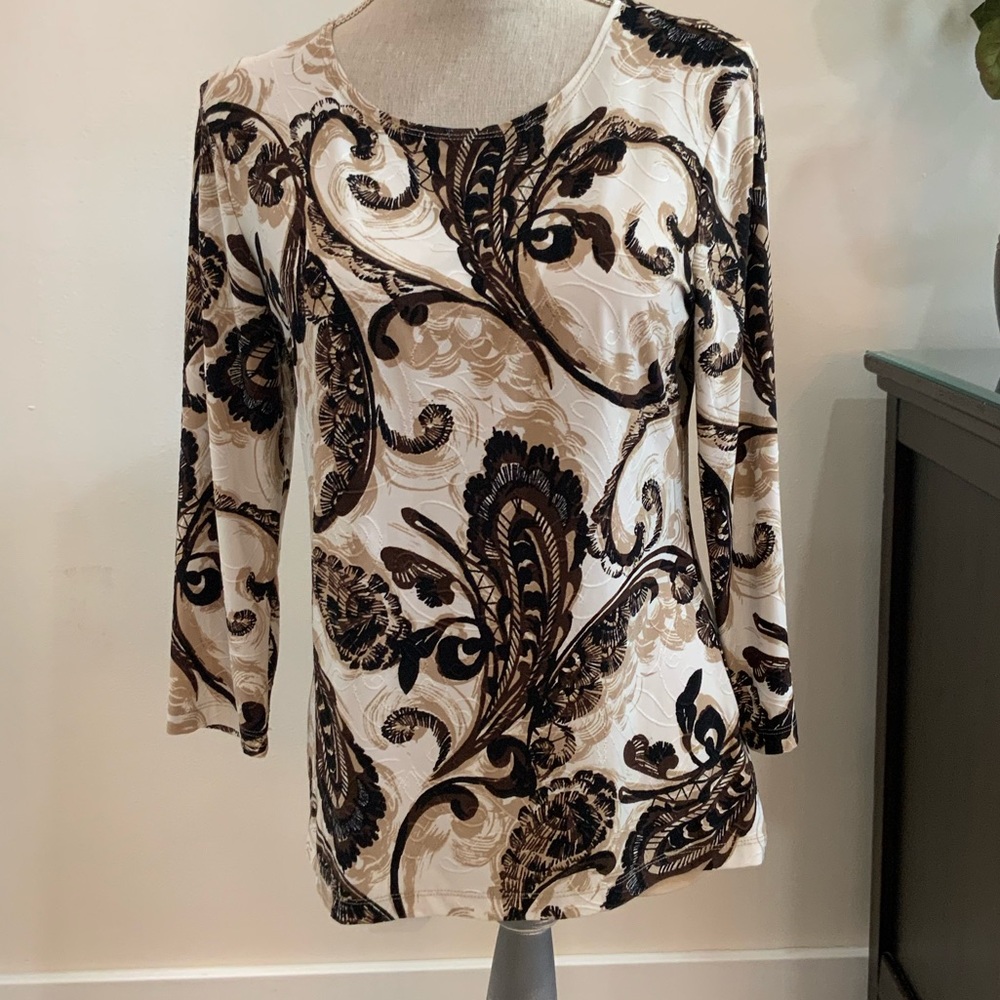 Soft Neutral Pattern Blouse - Picture 3 of 5